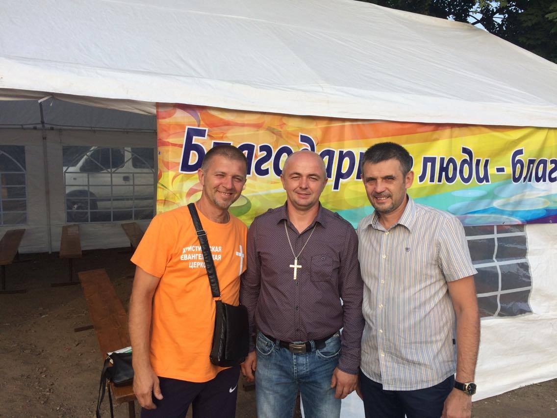 Евангелизационная палатка за 3 км до линии разграничения